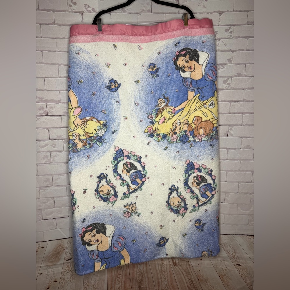 Disney Vintage-Style Character Blanket‎ / Throw -72X86